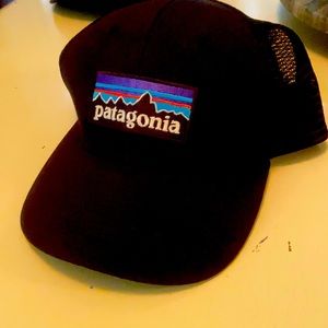 Patagonia trucker hat black in color worn twice